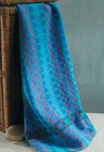 Bath Towel in M's & O's