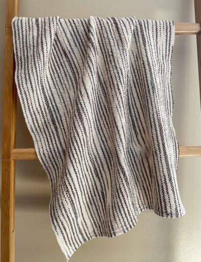 Chocolate Drizzle Cake Towels