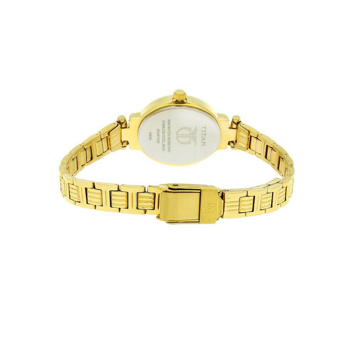 Titan Analog White Dial Women Watch 2535YM01, Wite, bracelet