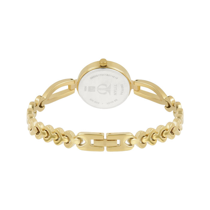 Titan Karishma Analog Champagne Dial Women's Watch NL2601YM02/NN2601YM02/NP2601YM02, Golden, Chain